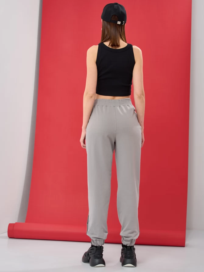 Брюки на кнопках