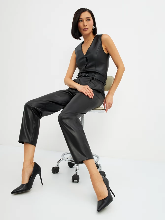 Брюки укороченные из зко-кожи  OD-882-1 черный