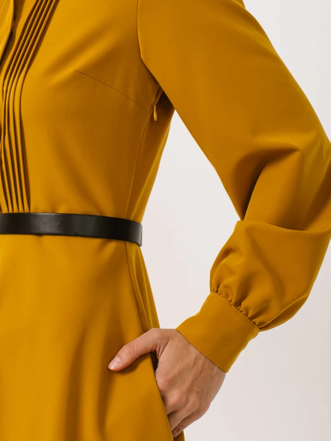 Платье из костюмной ткани с контрастным воротником и манжетом OD-841-1 горчица