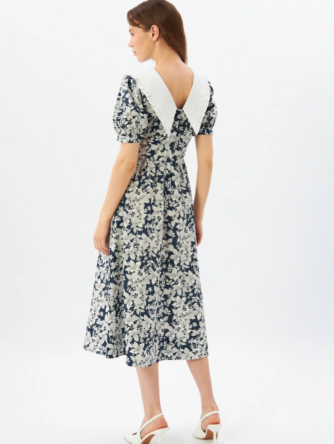 Платье из хлопка с большим контрастным воротником OD-935-4 крупные белые цветы на синем