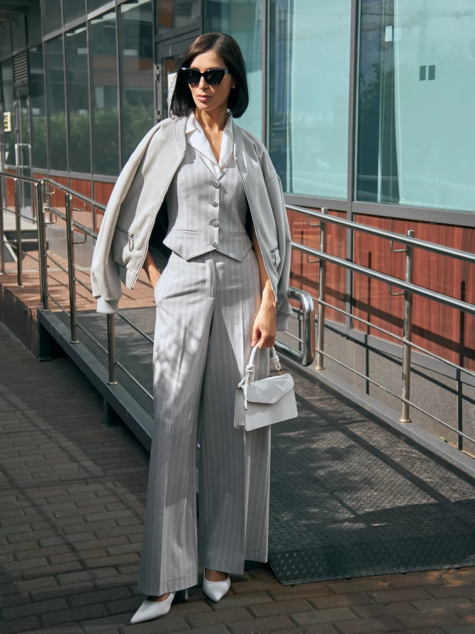 Жилет из костюмной ткани в полоску OD-920-1 серый