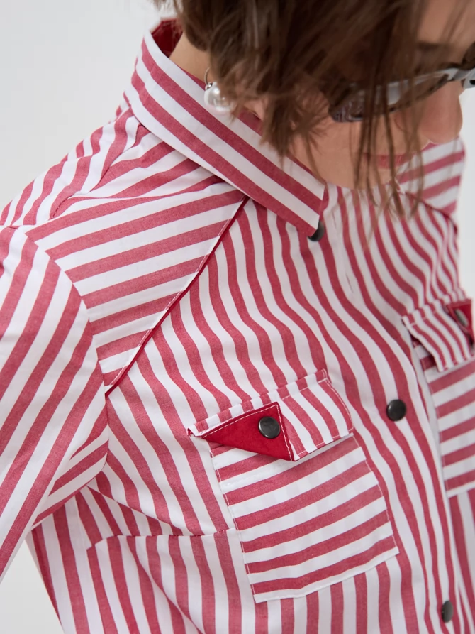 Платье-рубашка в полоску с контрастными вставками