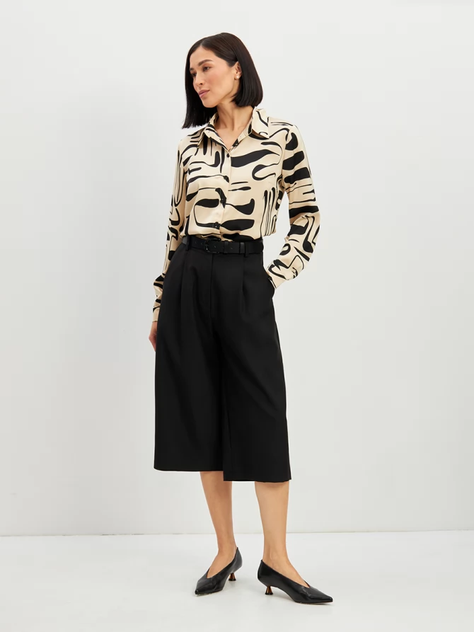 Блузка из атласной ткани OD-887-7 бежевый с черными разводами