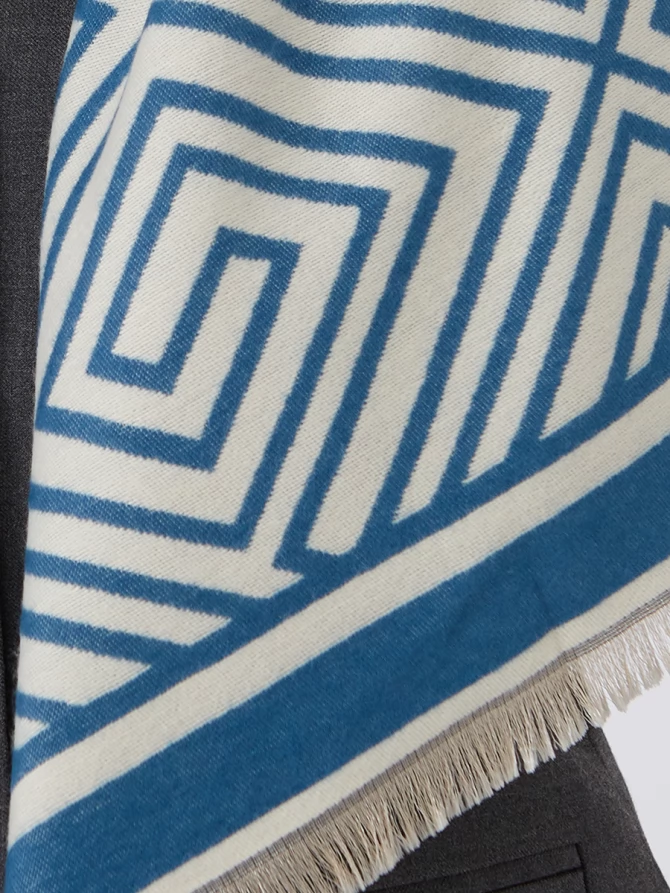 Палантин двусторонний с геометрическим принтом