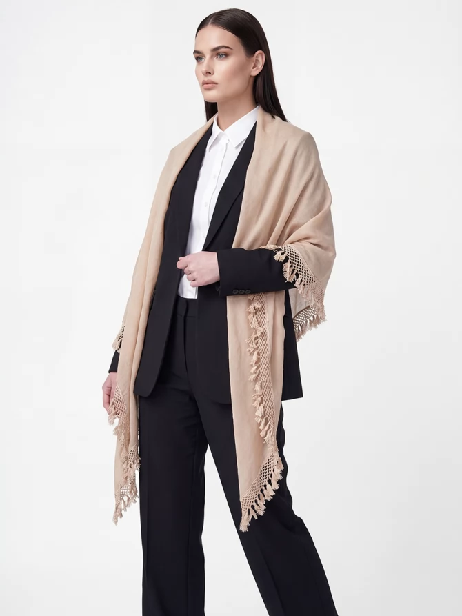 Палантин женский с кружевной отделкой и бахромой SHUT-152-1