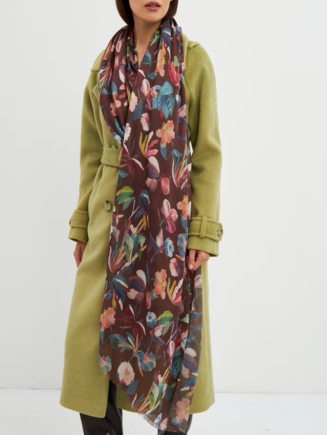 Палантин женский с цветочным принтом и бахромой