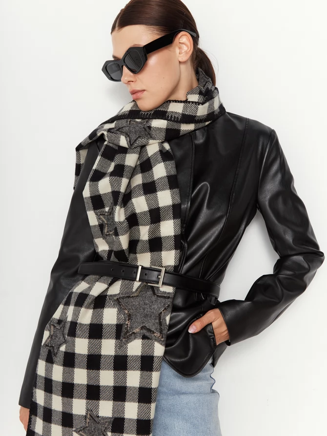 Палантин в клетку со звездами