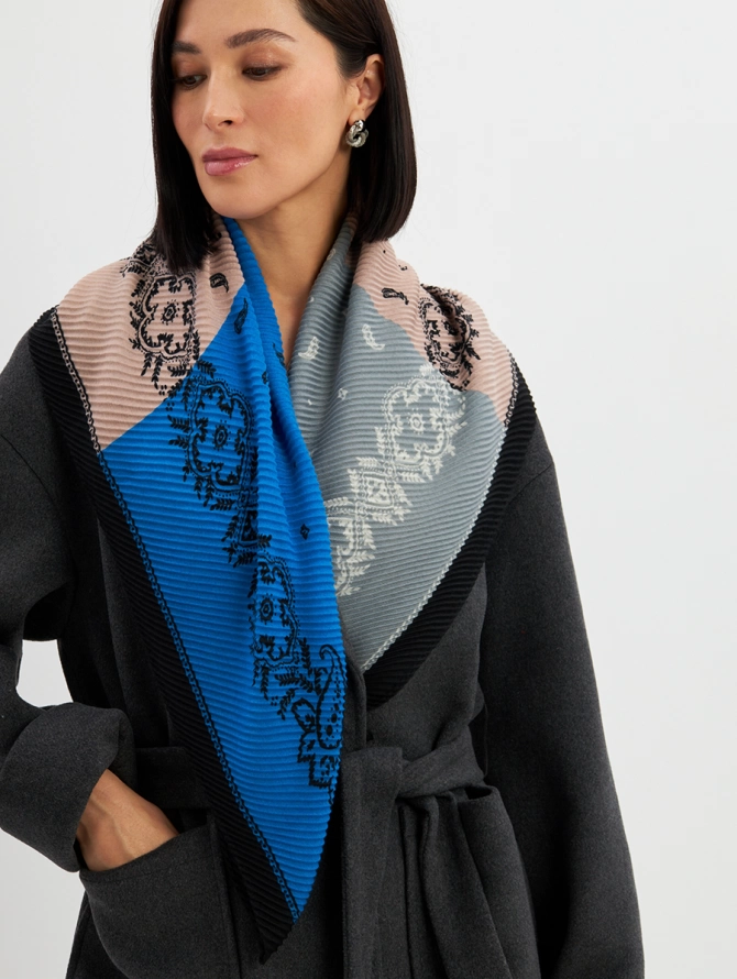 Платок женский с жатым эффектом и узором пейсли