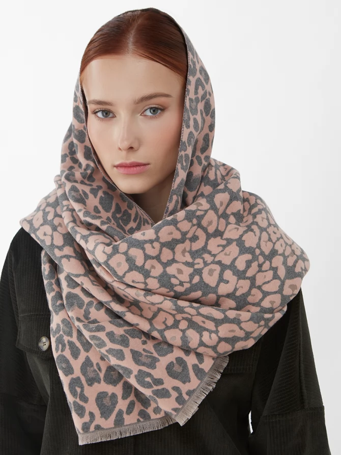 Палантин женский с леопардовым принтом двусторонний