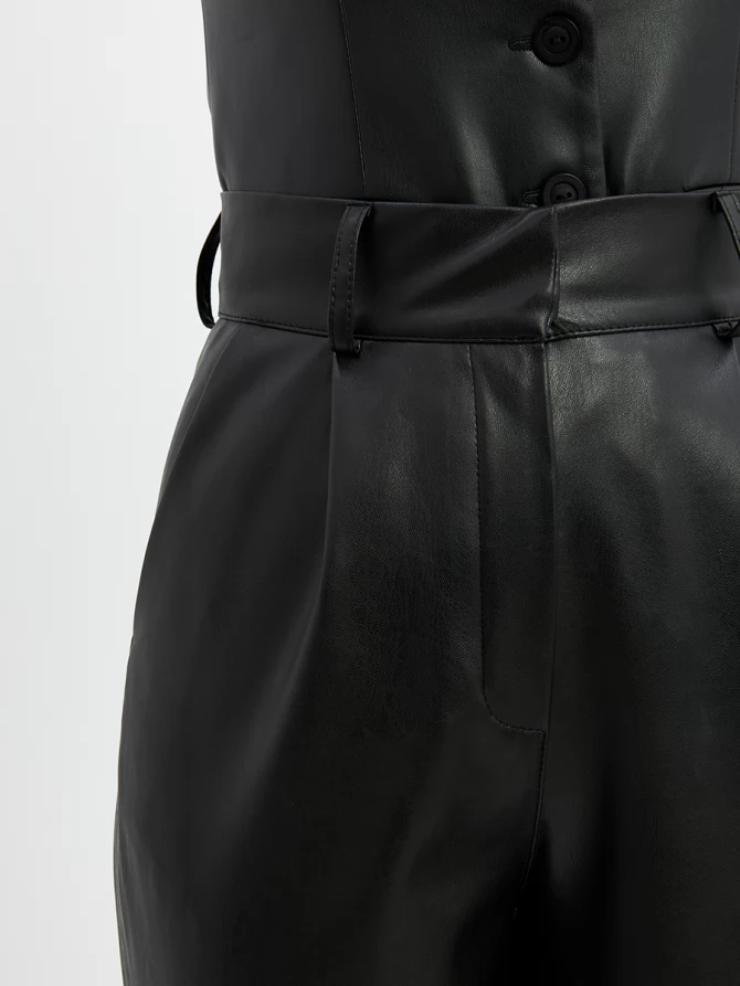 Брюки укороченные из зко-кожи  OD-882-1 черный