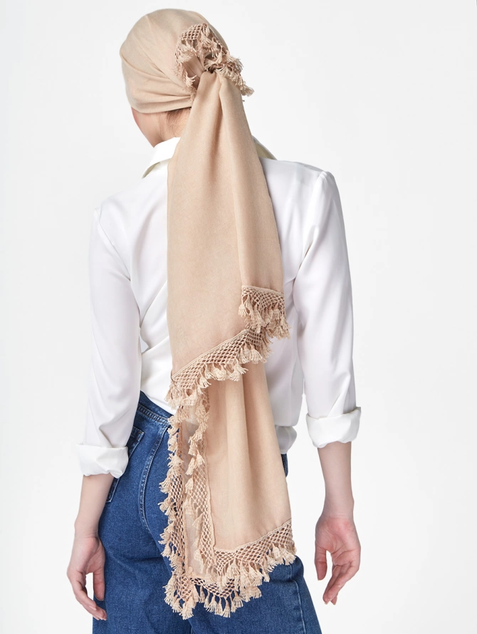 Палантин женский с кружевной отделкой и бахромой SHUT-152-1
