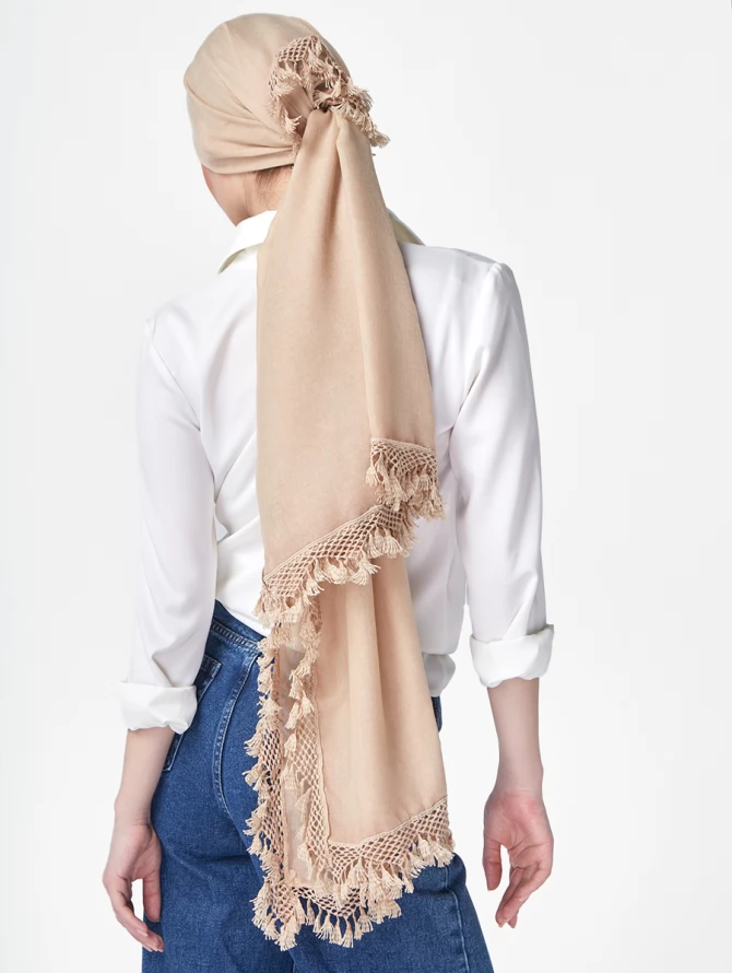 Палантин женский с кружевной отделкой и бахромой SHUT-152-1