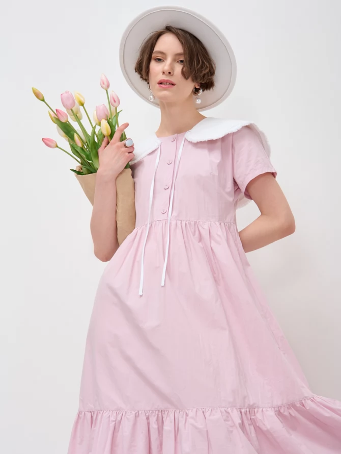 Платье с воланом