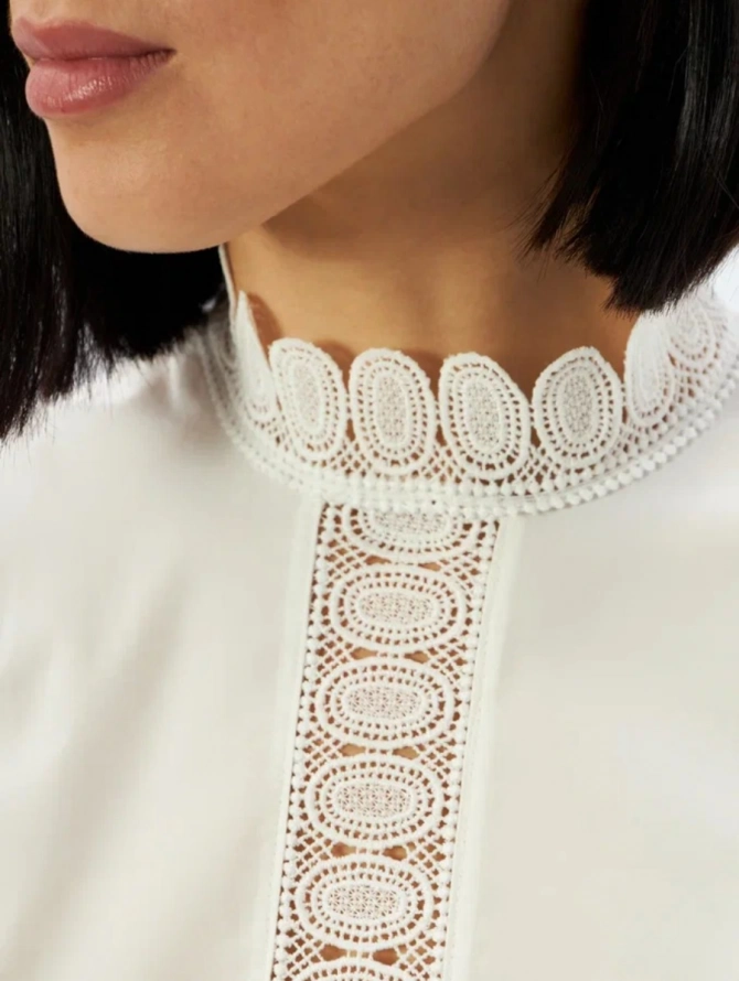 Блузка из хлопка с кружевным воротником и рукавами-крыльями, белая