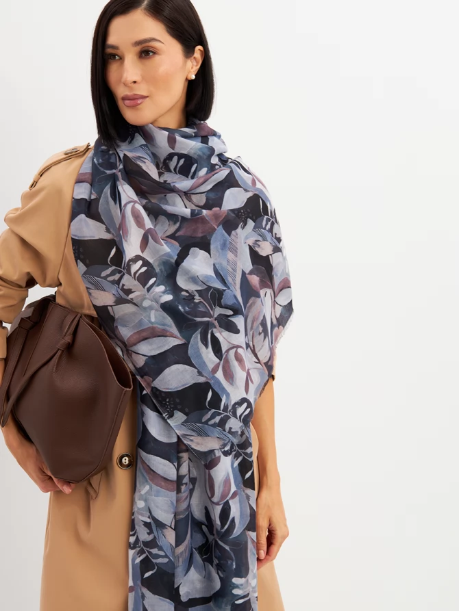 Палантин женский с авторским принтом