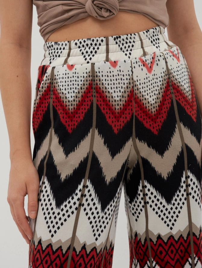 Брюки домашние с актуальным принтом