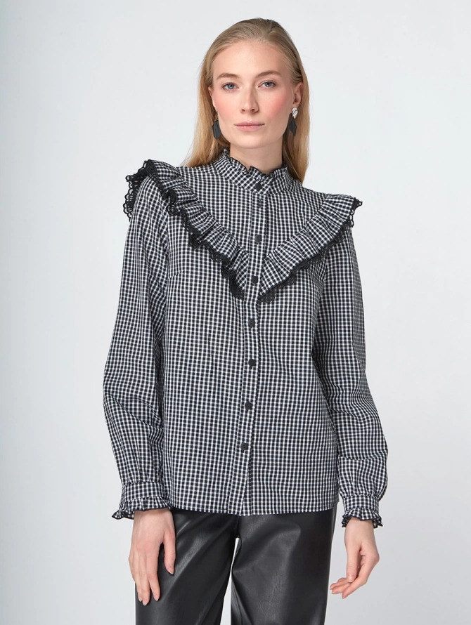 Блузка из хлопка с кружевом в черно-белую клетку
