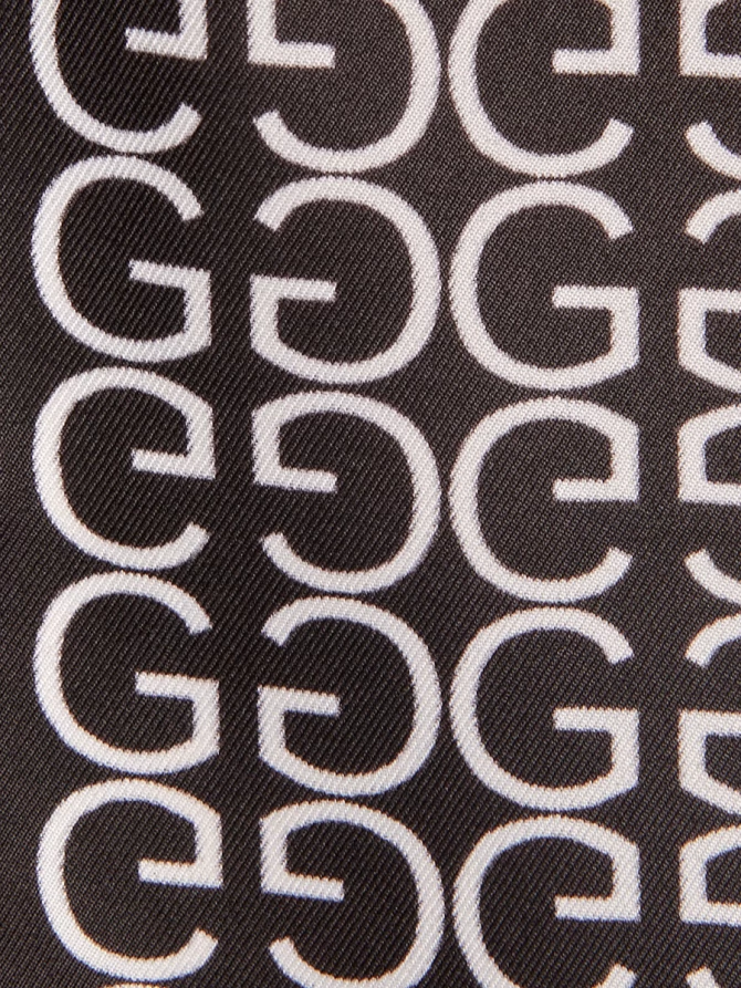 Платок с графичным монохромным принтом