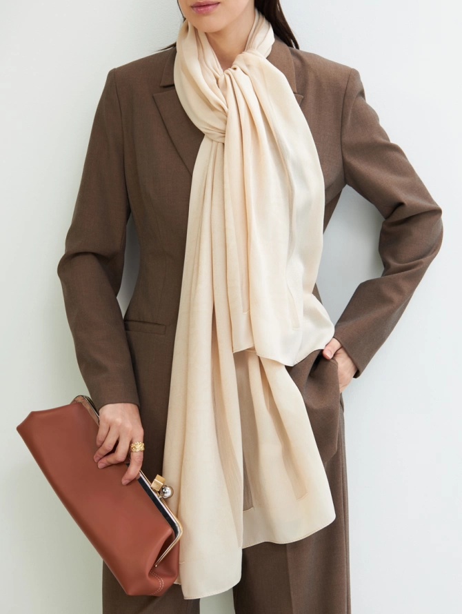 Палантин женский бежевый двусторонний в полоску