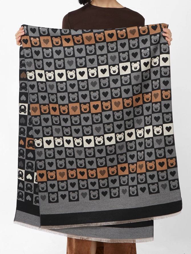 Палантин женский с принтом "Медвежата и Сердца"