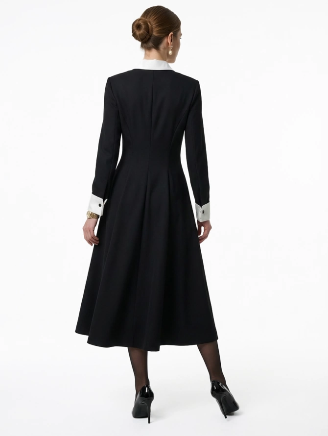 Платье черное миди из костюмной ткани с белой вставкой