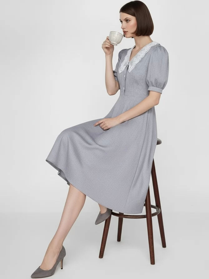 Платье с кружевным воротником  OD-888-2 св.серый
