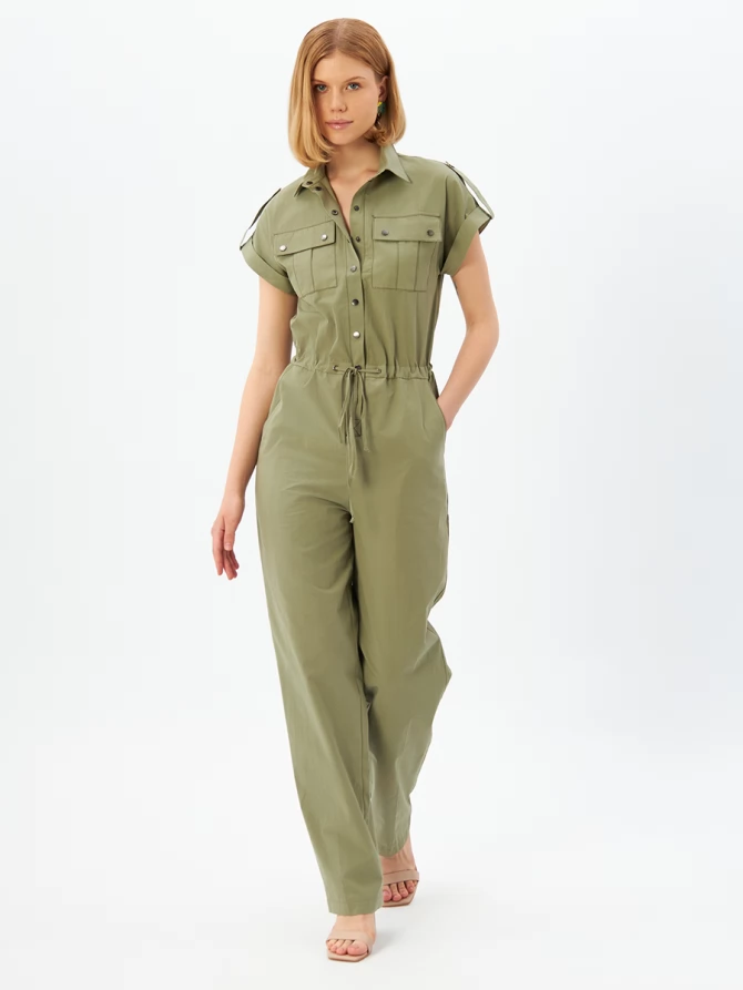 Комбинезон в стиле сафари с кнопками на рукавах