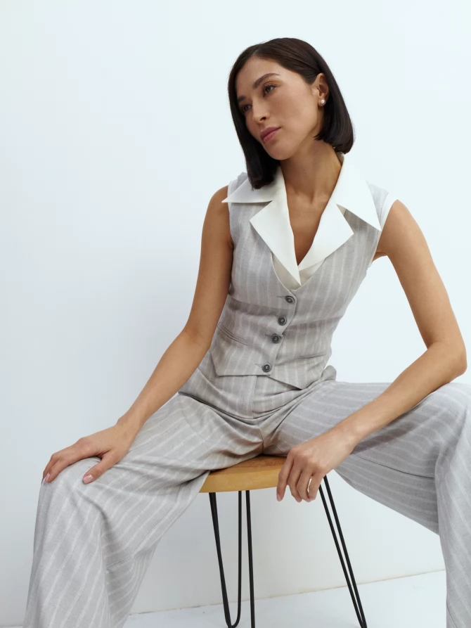 Жилет из костюмной ткани в полоску OD-920-1 серый