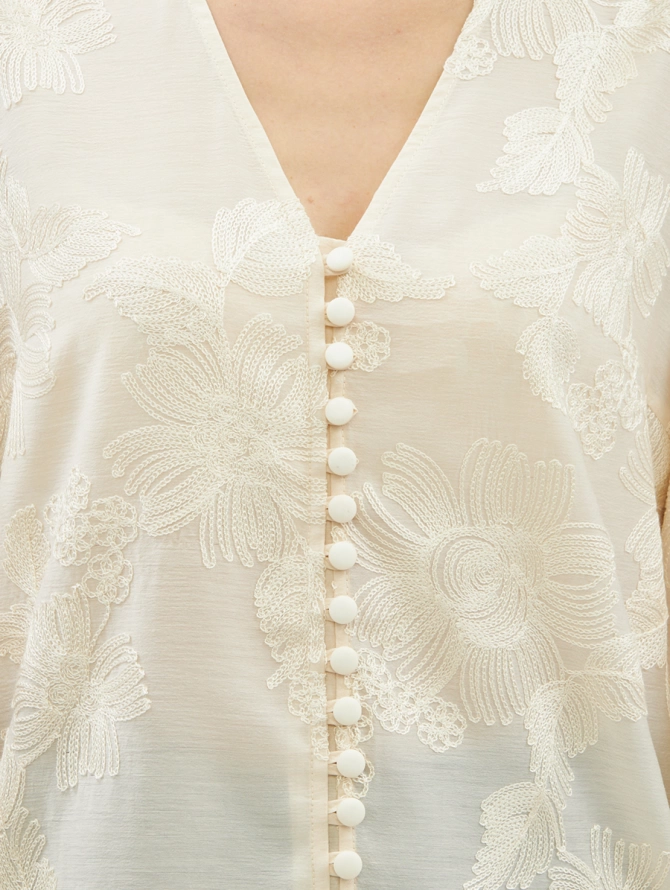 Блуза молочная с объемной вышивкой OD-987-2