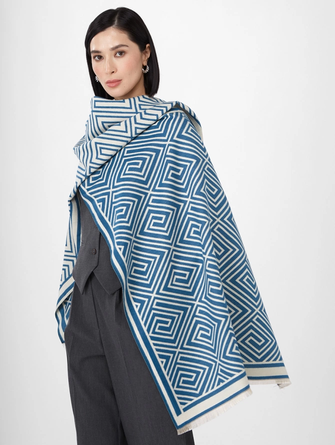 Палантин двусторонний с геометрическим принтом