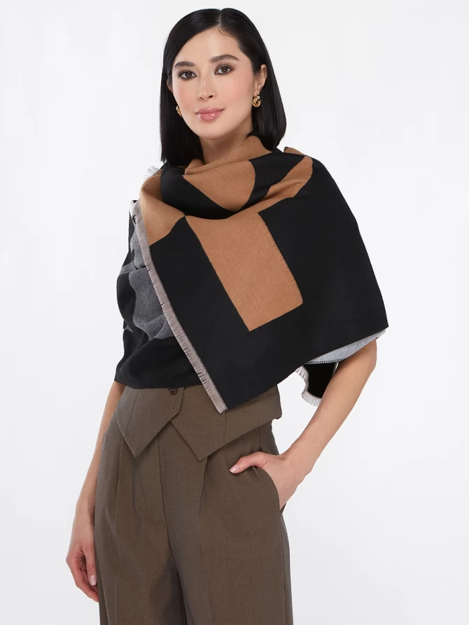 Палантин женский с геометрическим принтом