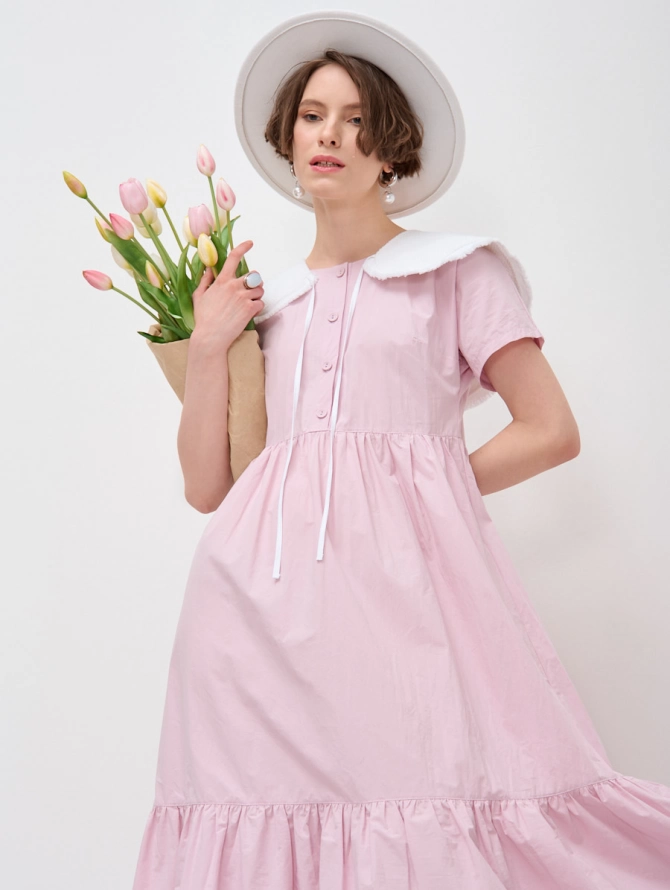 Платье с воланом