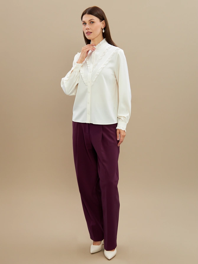 Блузка с рюшами сливочная