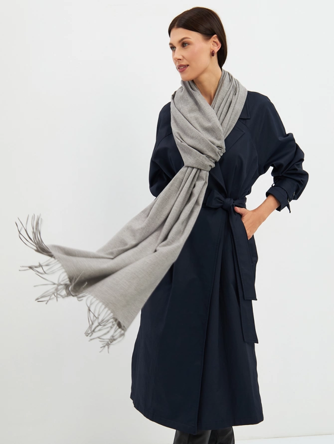 Палантин женский двусторонний серый с кистями