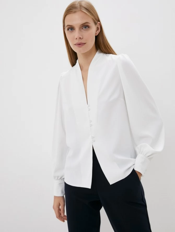 Блуза с V-образным вырезом