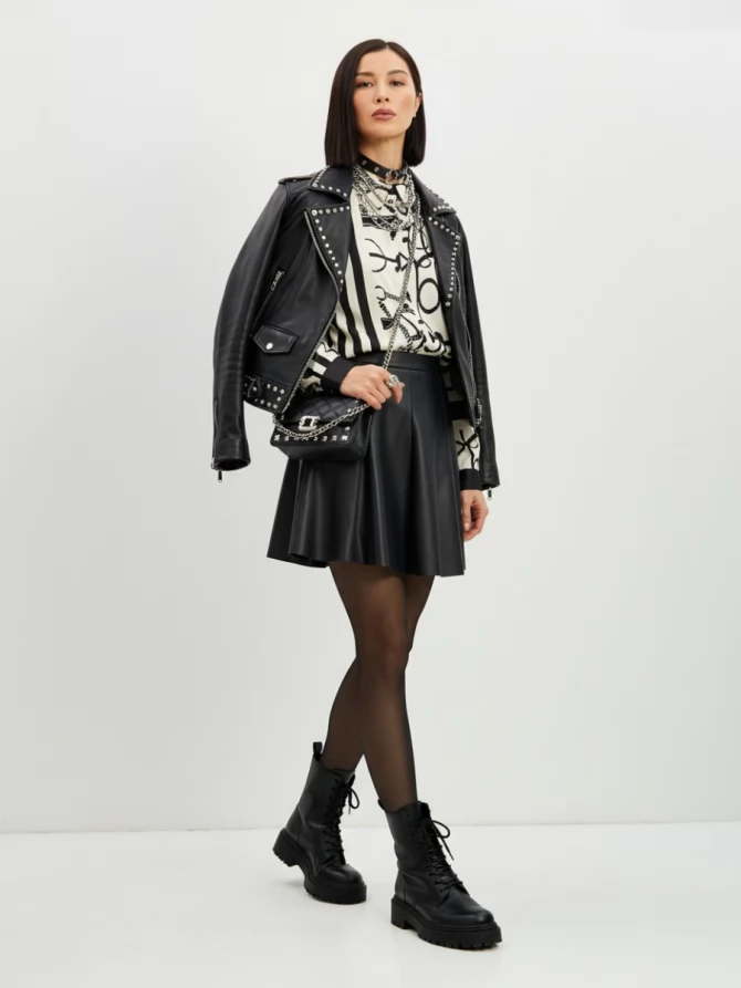 Блузка из атласной ткани  OD-887-1 черно-белая