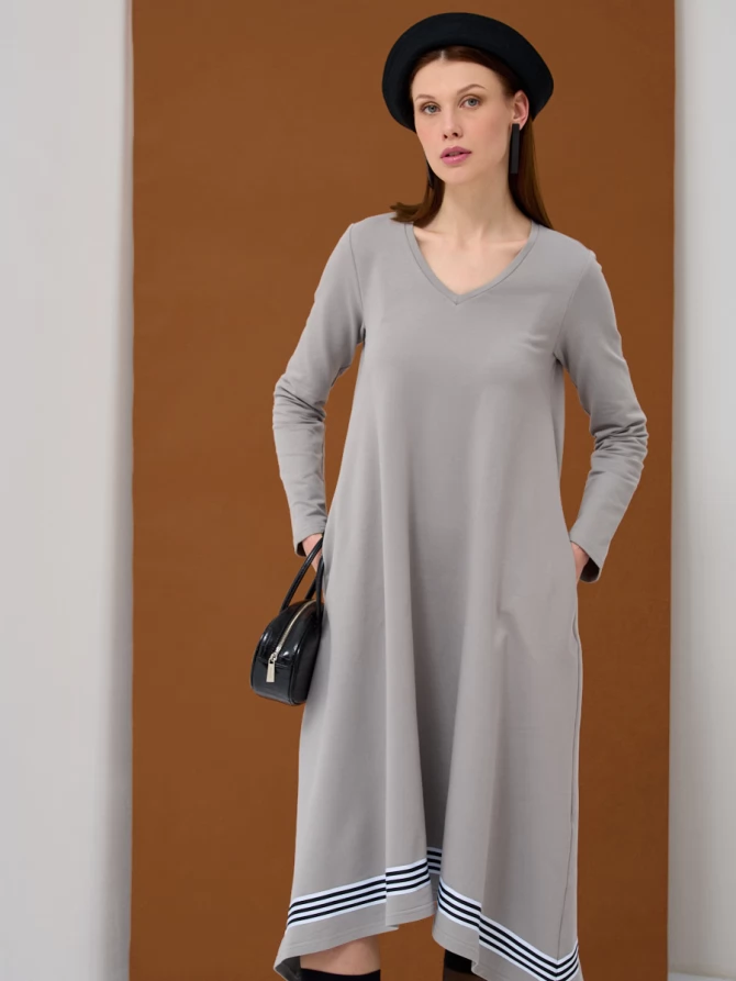 Платье с тесьмой по низу