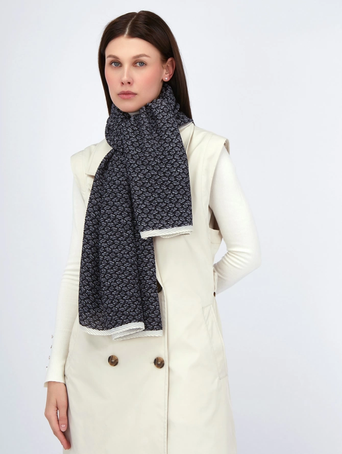 Палантин женский с жатой текстурой и деликатным принтом SPR-1159-2