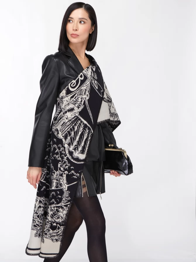 Палантин двусторонний с графичным принтом