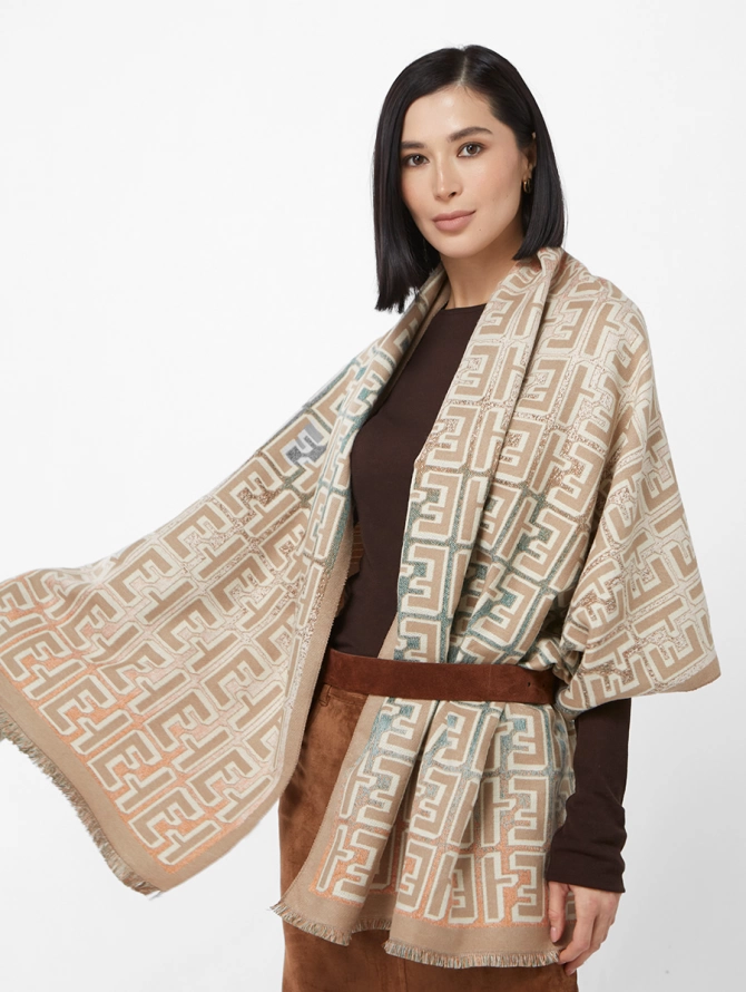 Палантин женский двусторонний с геометрическим узором