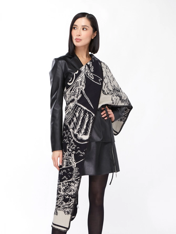 Палантин двусторонний с графичным принтом