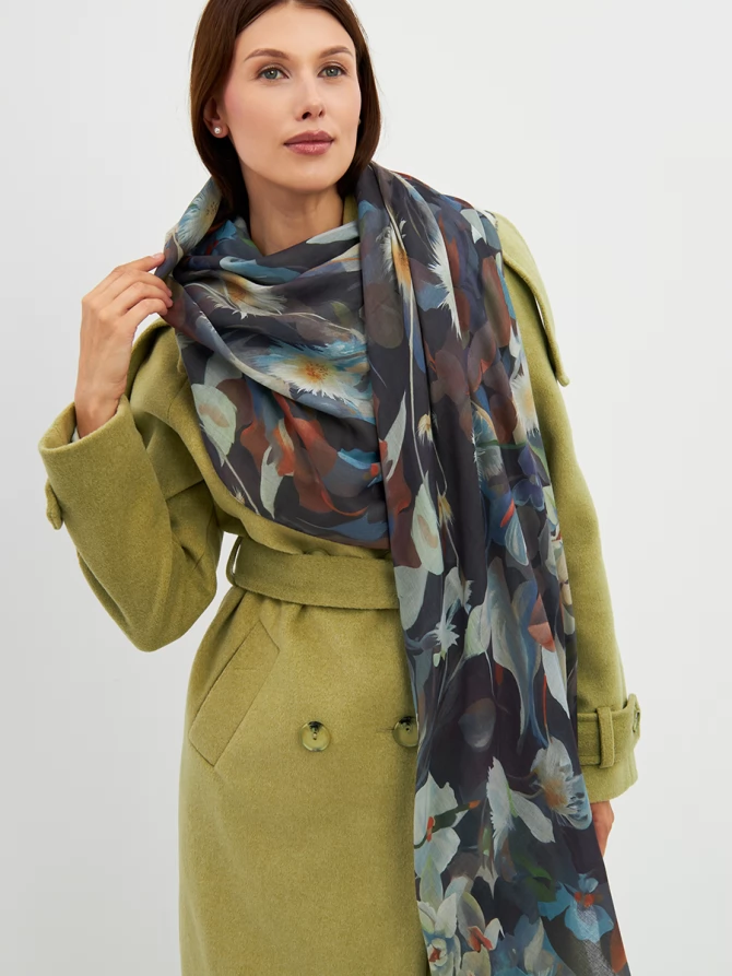 Палантин женский с нежным цветочным принтом