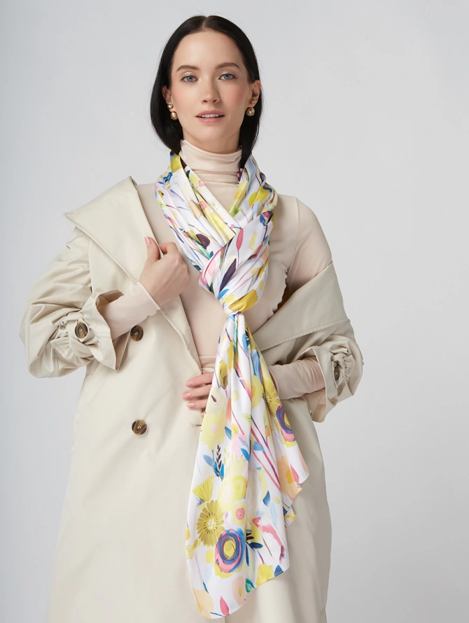 Палантин женский с нежным цветочным принтом