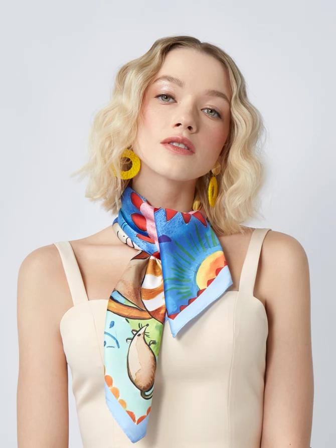 Платок с ярким акварельным принтом
