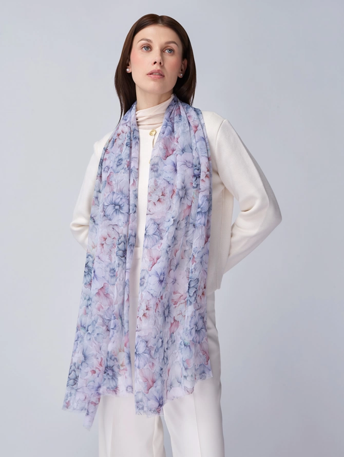 Палантин женский с акварельным цветочным рисунком