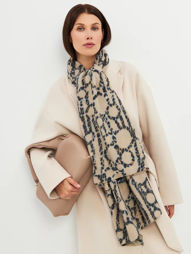 Палантин женский двусторонний с жатой фактурой и узором