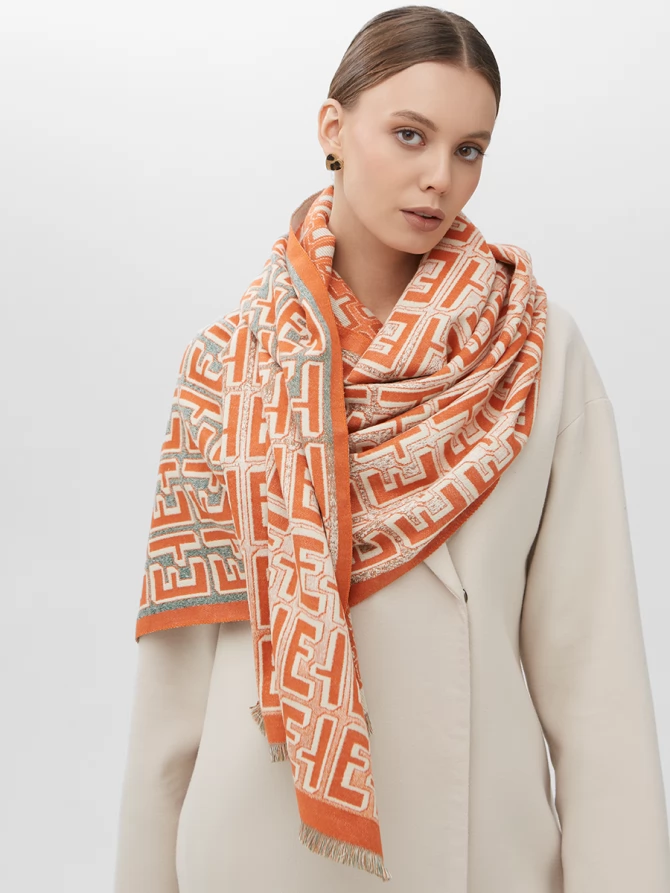 Палантин двусторонний с оранжевым орнаментом