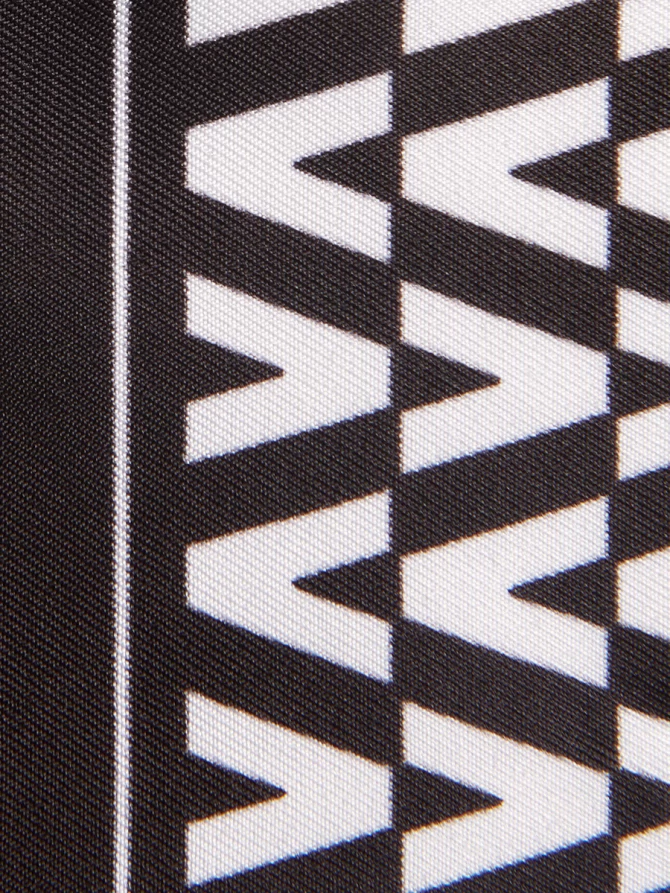 Платок с графическим монохромным принтом