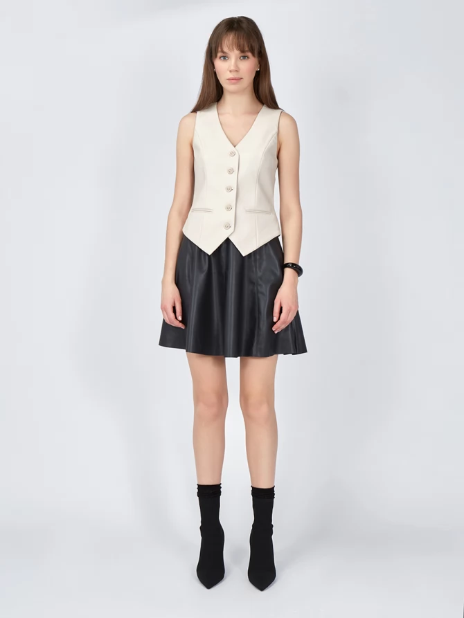 Жилет эко-кожа на подкладке  OD-931-2 бежевый