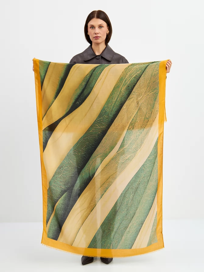 Палантин женский с тропическим принтом